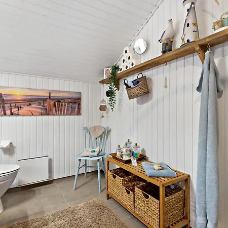 Holiday home Gorgeous In With Wifi Blavand